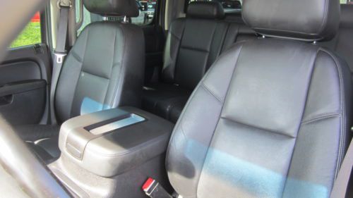 LTZ Dually Dual Rear Wheels 4X4 Duramax Diesel Automatic Leather Navigation, image 35
