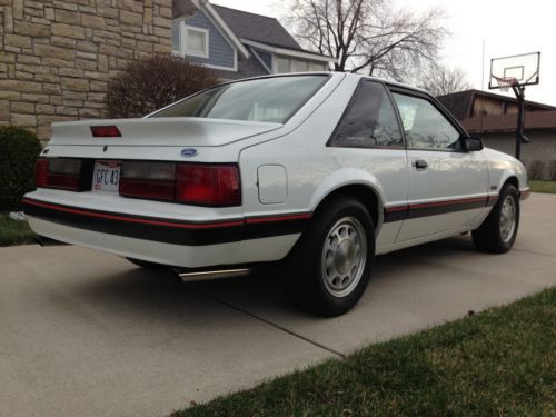 1988 mustang 5.0 lx hatchback 5 speed 22,700 miles, clean and original