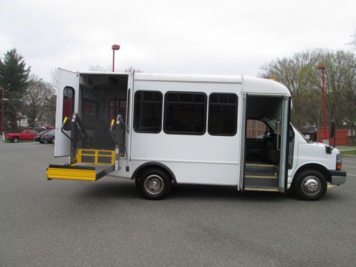 2006 chevrolet g30 10 passenger bus side wheel chair lift only 5345 moiel