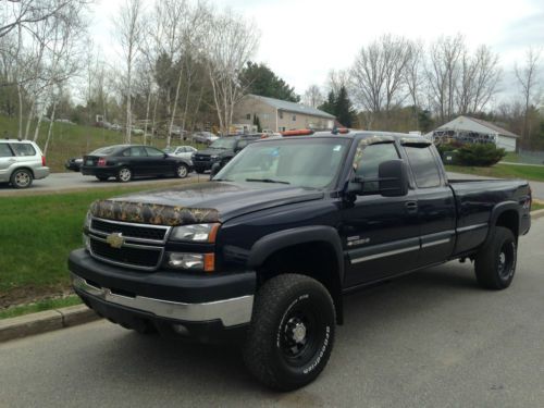 Duramax diesel,great condition truck,has 185k,long bed,new tires,wheel bearings