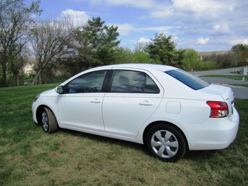 2007 toyota yaris base sedan 4-door 1.5l