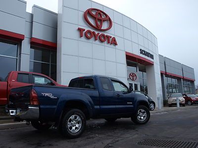 2005 trd sr5 4x4 6 cylinder acces cab 6 speed manual blue on grey w/ tonneau