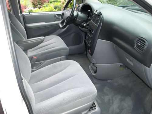 2005 Dodge Grand Caravan SXT Mini Passenger Van 4-Door 3.8L, image 5