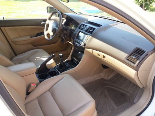 4D, 6 speed MT, Heated Leather Seats, Moonroof, image 3
