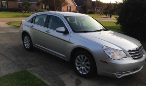 2010 chrysler sebring limited sedan 4-door 2.4l