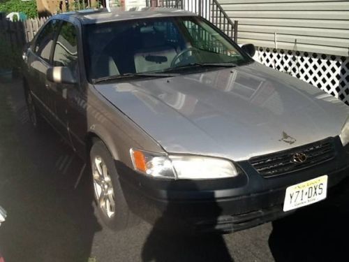 1998 toyota camry le sedan 4-door 2.2l no reserve