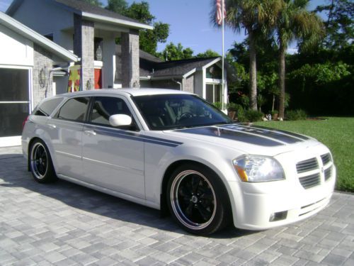 2006 dodge magnum r/t hemi 5.7 outrageous!!!   48k miles