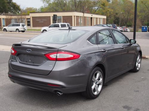 2014 Ford Fusion SE, image 2