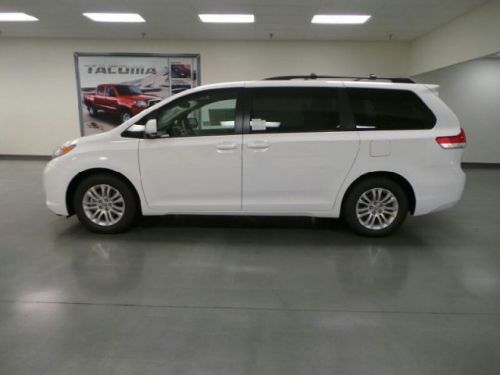 2014 toyota sienna xle