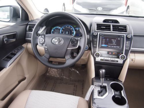 2014 Toyota Camry Hybrid LE, US $27,365.00, image 2