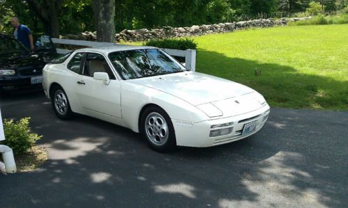 1987 porsche 944 turbo coupe 2-door 2.5l , white