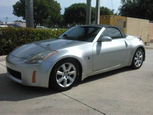 2005 nissan 350z grand touring convertible 2-door 3.5l