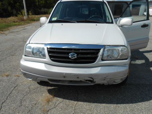 2003 suzuki grand vitara base sport utility 4-door 2.5l