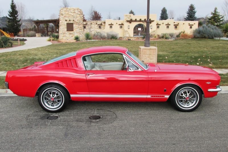 1965 ford mustang