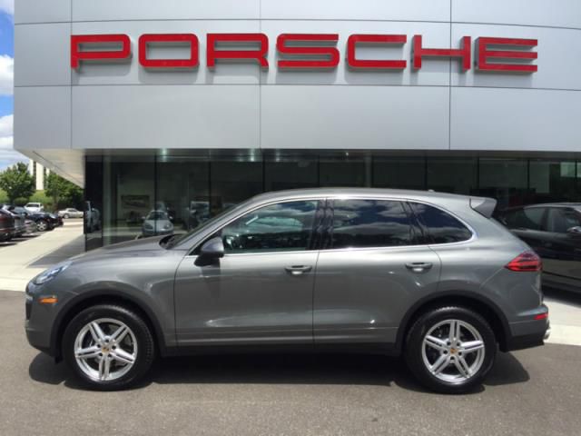 Porsche: cayenne base sport utility 4-door