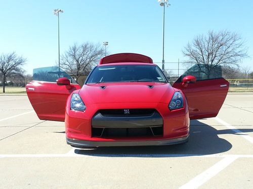 2009 nissan gt-r premium coupe 2-door 3.8l