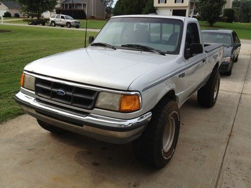 Ford : ranger xlt standard cab pickup 2-door