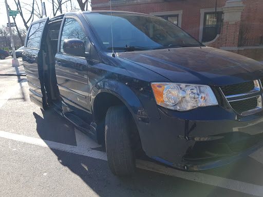 2014 dodge grand caravan wheelchair mobility van| 23k miles $22,222