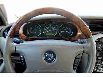 4DR SDN VDP 4.2L CD 4 wheel disc brakes ABS brakes AM/FM radio Adjustable pedals, US $12,993.00, image 11