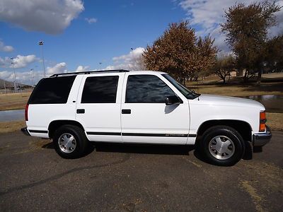 1999 chevy tahoe -- super clean -- white - arizona rust free - new transmission