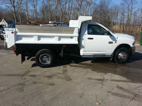 Dodge ram 3500 diesel *** dump truck**** clean*****