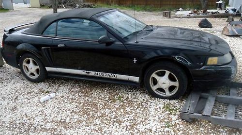 2001 ford mustang convertible black !!!!