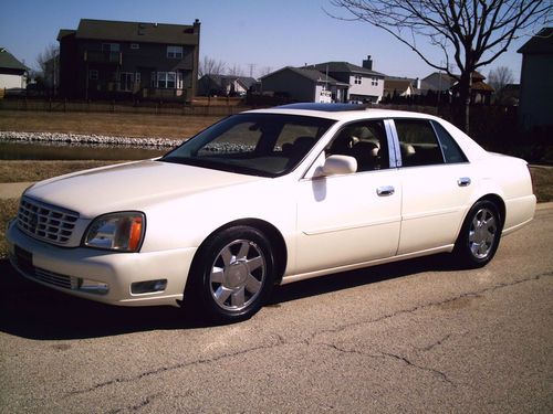 2001 cadillac deville dts. white diamond. moonroof. super clean car!