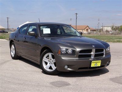 Hemi finance gray black leather interior rwd automatic transmission sedan alloys