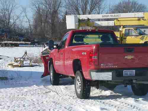 2012 Chevy HD, image 3