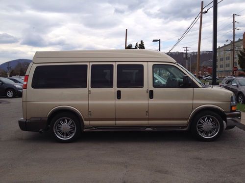 2010 chevrolet express 1500 lt standard passenger van 4-door 5.3l