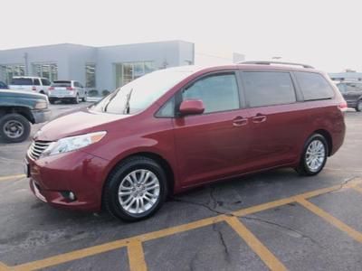 5dr ,7-pass ,v6 3.5l,leather,heated seats,sunroof,mid capt. seats