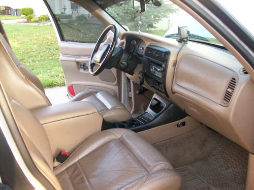 1998 Ford Explorer Eddie Bauer AWD 5.0L, image 11