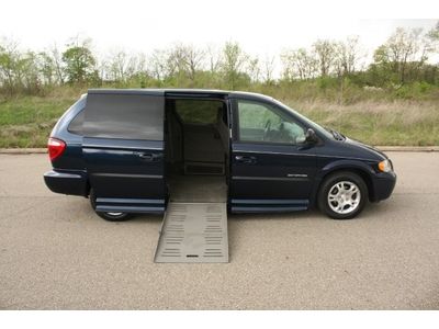 2003 grand caravan handicap accessible wheelchair van side entry braun automatic