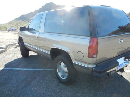 1999 chevrolet tahoe base sport utility 2-door 5.7l