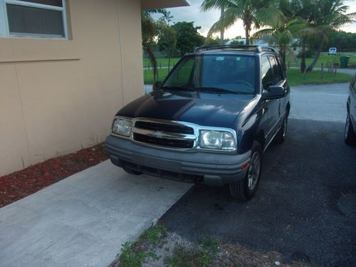 2003 chevy tracker