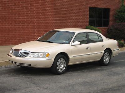 1998 99 00 01 lincoln continental low mile non smoker clean must sell no reserve