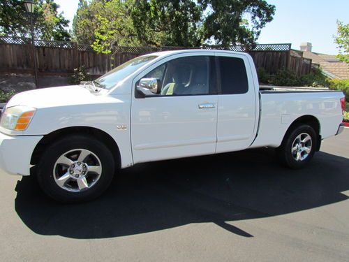 2004 nissan titan se v8, king cab, nice work truck, no accidents!