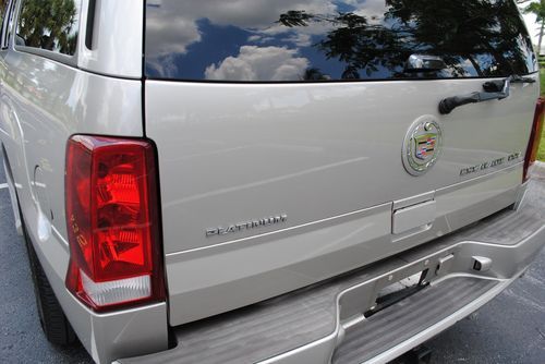 Шильдик Cadillac Escalade