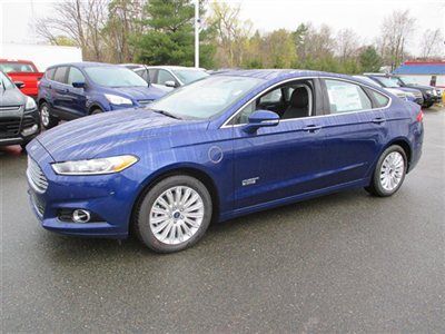 Ford fusion energi titanium