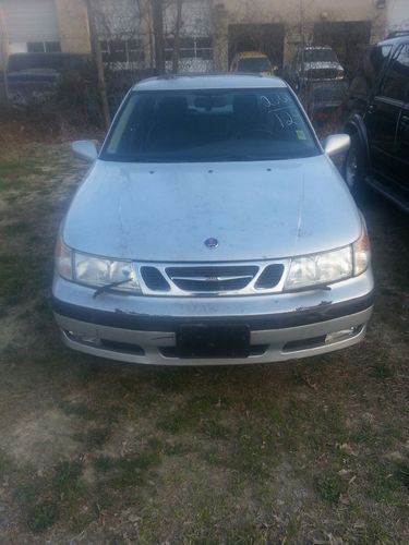 2001 silver 4 door sedan saab 9-5