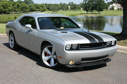 2010 dodge challenger srt8 - 6 speed - one owner - nav - immaculate