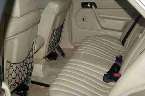 1991 Mercedes-Benz 190E 2.6 Sedan 4-Door 2.6L, image 9