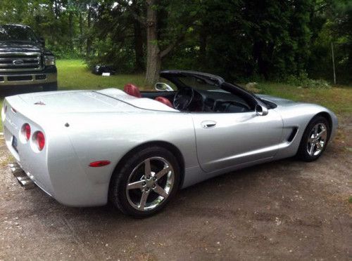 1998 chevrolet corvette convertible 6 speed manual silver/firethorn red interior