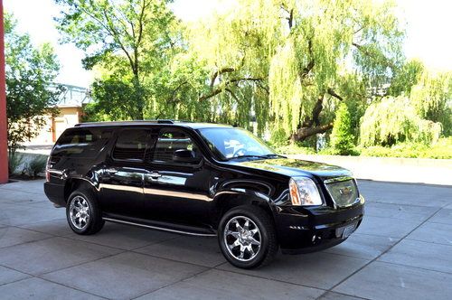 **2007 gmc yukon denali xl onyx black on black leather loaded must see!!**