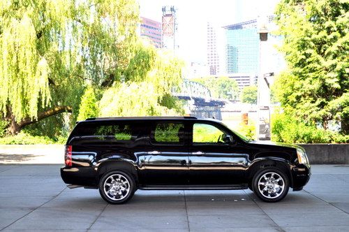 **2007 GMC Yukon Denali XL Onyx Black on Black Leather LOADED Must See!!**, image 7