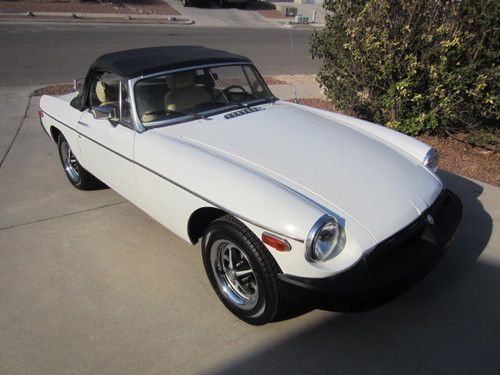 Beautiful mgb convertible solid southwest desert car