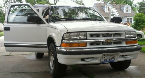 2000 Chevrolet Blazer LT Sport Utility 4-Door 4.3L, US $3,700.00, image 2