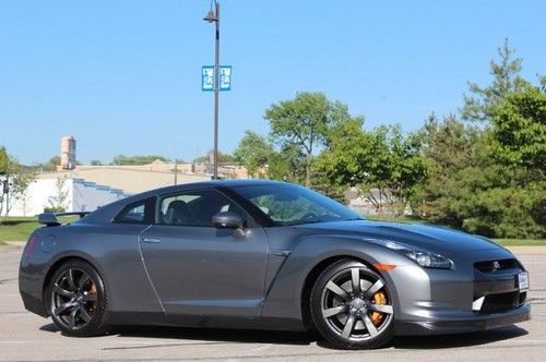 2010 nissan gt-r premium