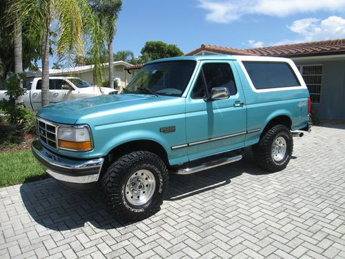 1995 ford bronco 4x4 - calypso green &amp; white top - only 97k - daily driver
