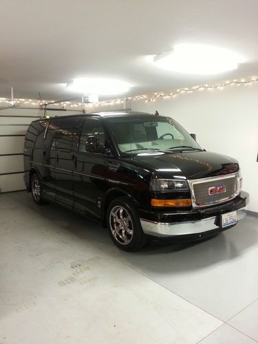 2010 gmc savanna explorer van--awd--black--26,000 miles--low top